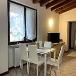 Moniga Castle Apartment