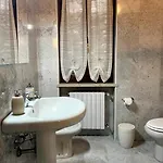 Moniga Castle Apartment